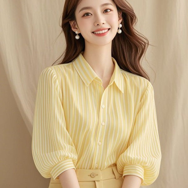 New French-style Petite Top With An Elegant Vibe